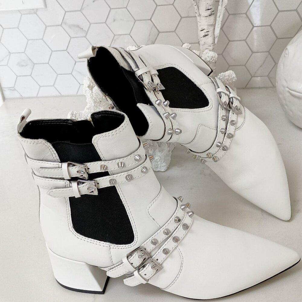 NEW! KENDALL + KYLIE RAD POINTED TOE ANKLE BOOT
